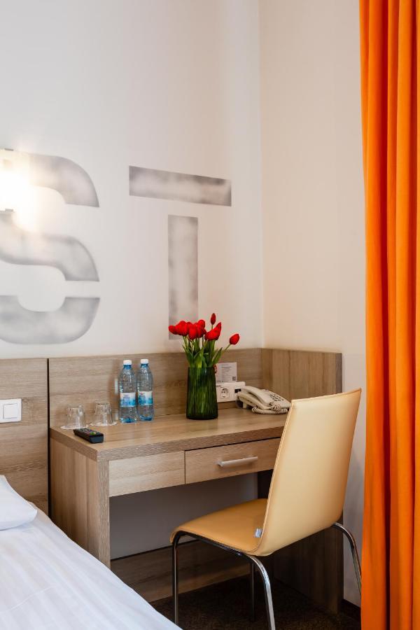 Practicotel Kiev Exterior foto